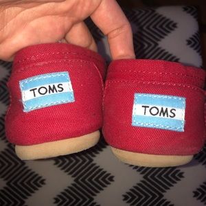 Gently used ••• Red Toms ••• size 7.5